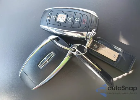 2017 Lincoln Continental Select z USA, uszkodzony, nr VIN 1LN6L9TP7H5614262